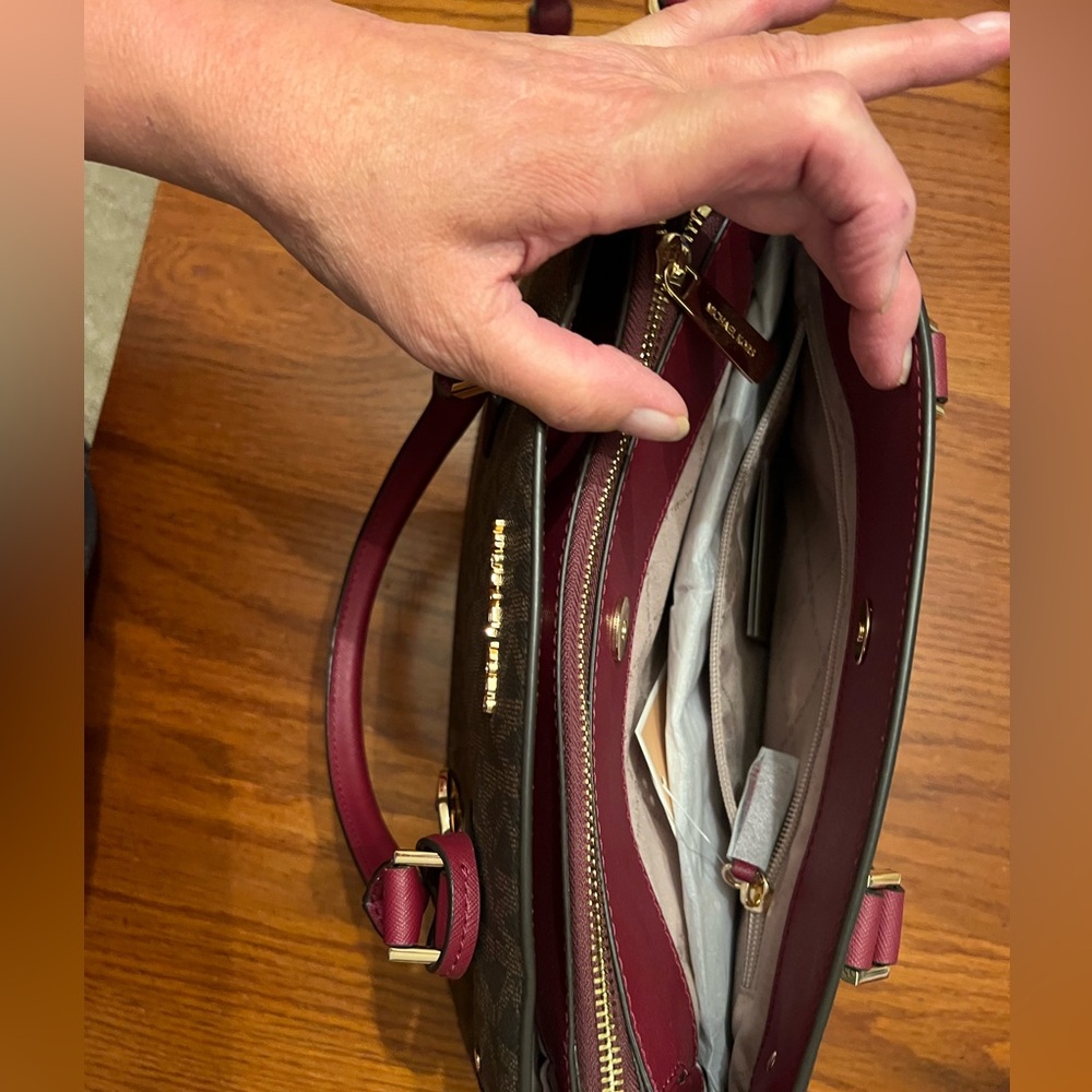 Michael Kors Lynn Satchel Mulberry NWT - Picture 6 of 9